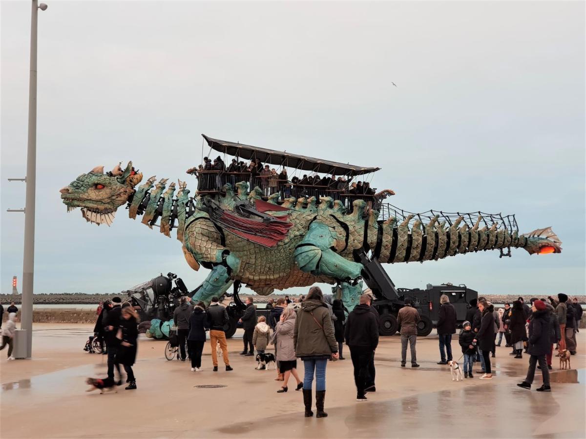 Escale marine à Calais 4 étoiles Exterior foto