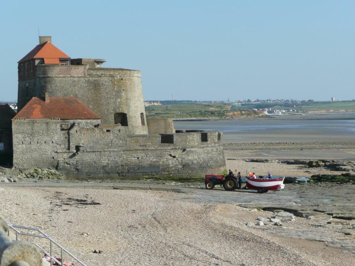 Escale marine à Calais 4 étoiles Exterior foto