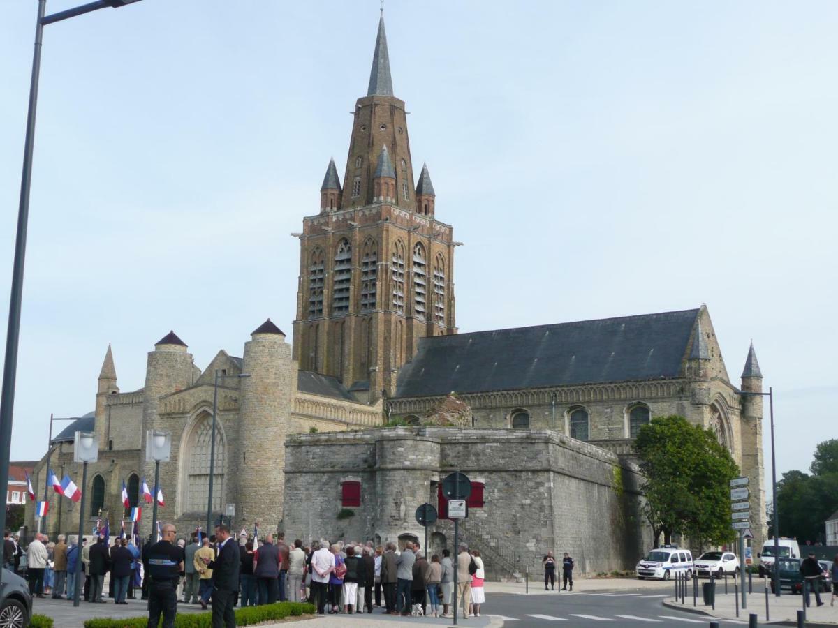 Escale marine à Calais 4 étoiles Exterior foto