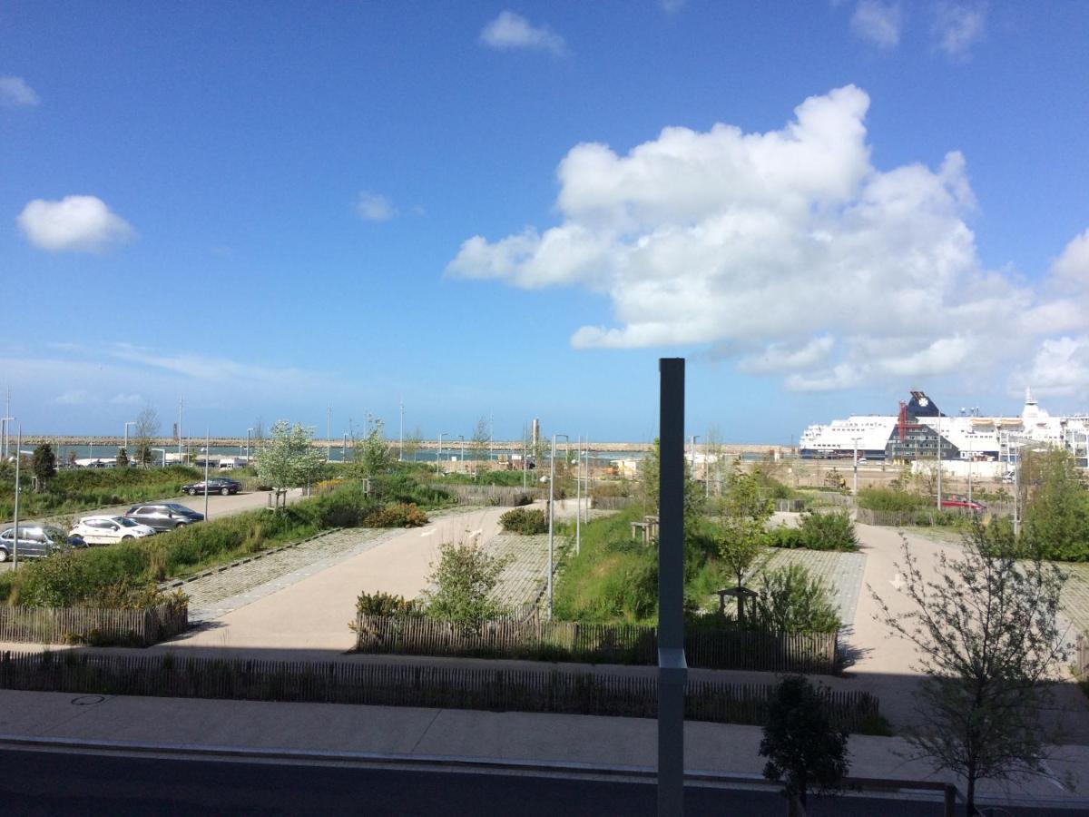 Escale marine à Calais 4 étoiles Exterior foto